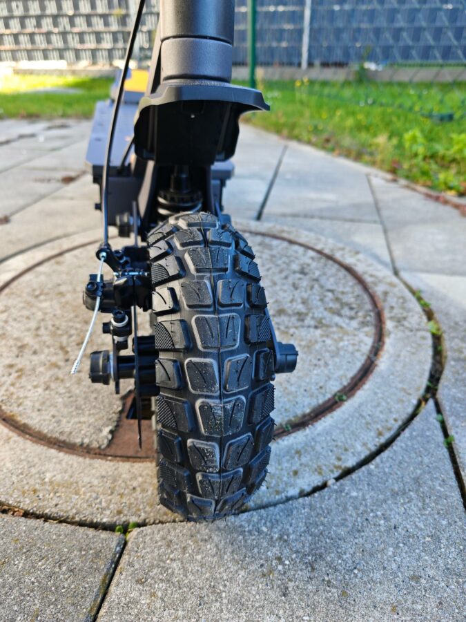 Ausom L1 vorn und hinten 2 Ausom L1 vorn und hinten 2