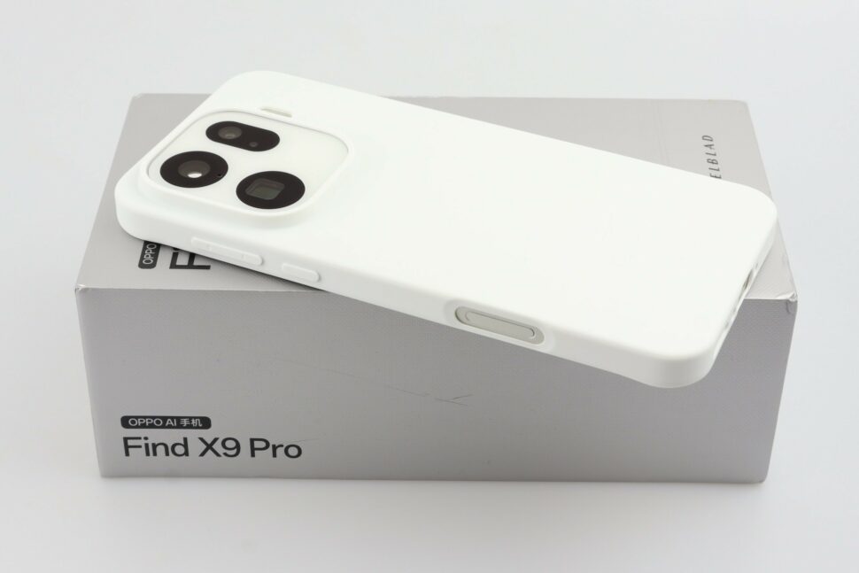 Oppo Find X9 Pro Test Produktfoto Lieferumfang 1