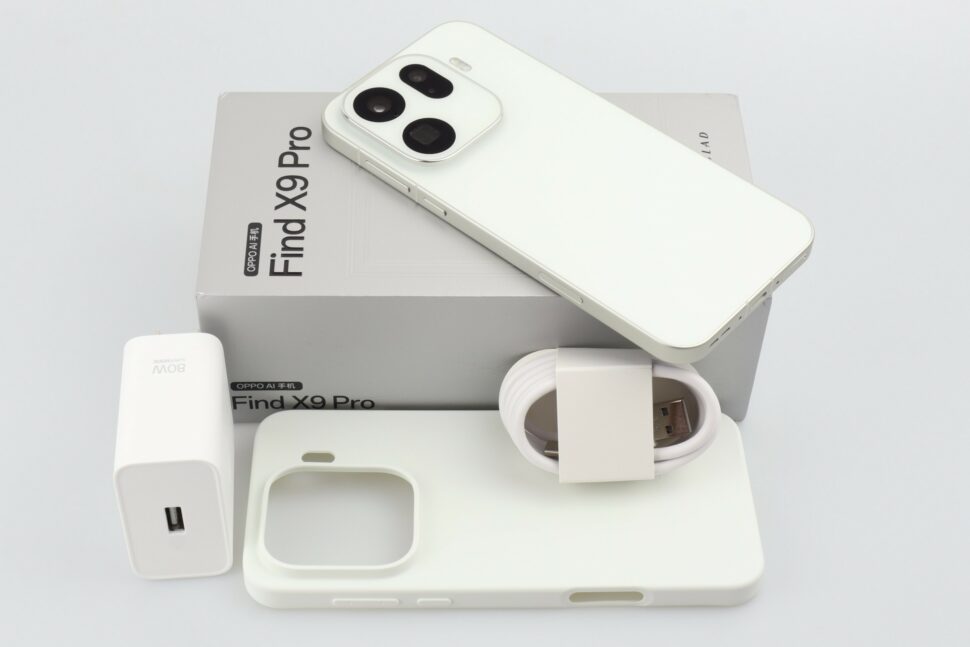 Oppo Find X9 Pro Test Produktfoto Lieferumfang 3
