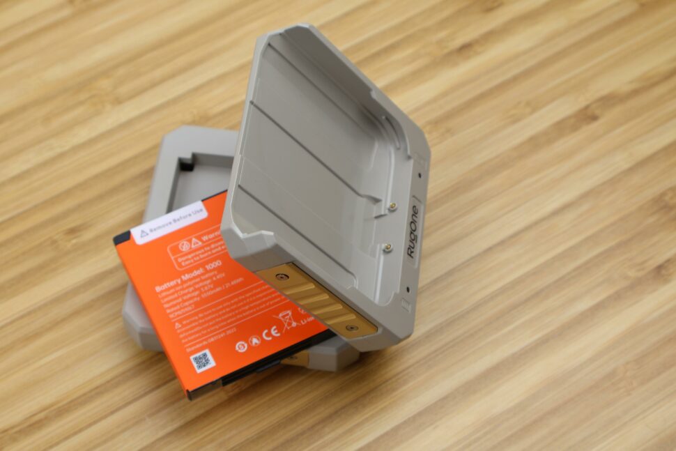 RugOne Xever 7 Pro wechselbare Rueckseite Akku 3 RugOne Xever 7 Pro wechselbare Rueckseite Akku 3