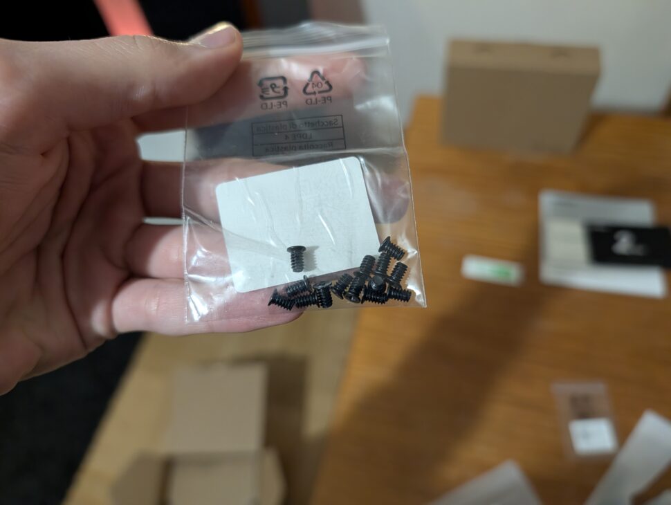 Ugreen NASync DH2300 Unboxing 4 Ugreen NASync DH2300 Unboxing 4