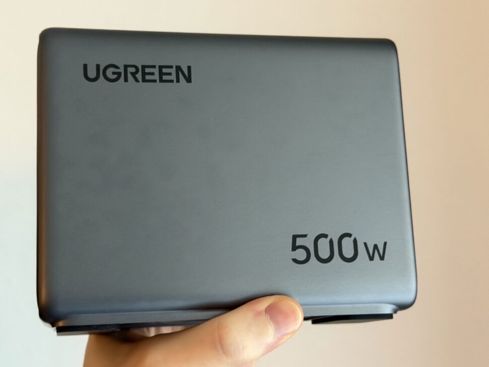 Ugreen 500W Desktop Charger Design 1