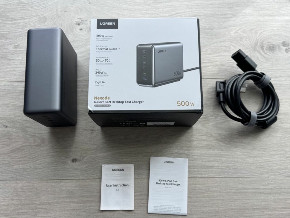 Ugreen 500W Desktop Charger Lieferumfang