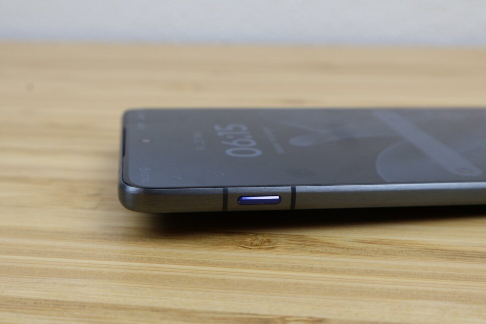 Motorola Edge 70 Anschluesse Verarbeitung Design 4