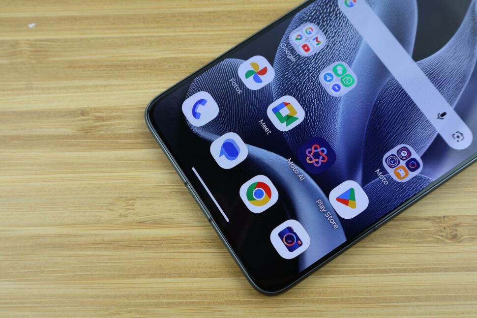 Motorola Edge 70 Display Raender 1