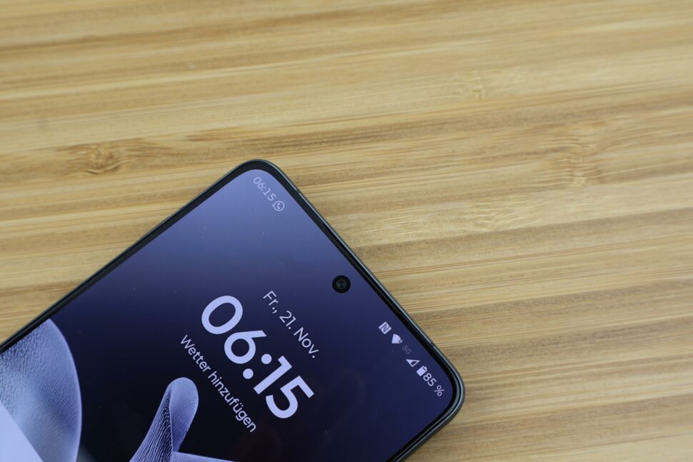 Motorola Edge 70 Display Raender 3