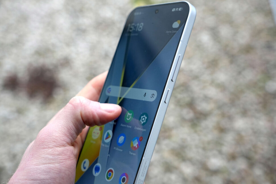 Poco F8 Ultra Test display side Poco F8 Ultra Test display side