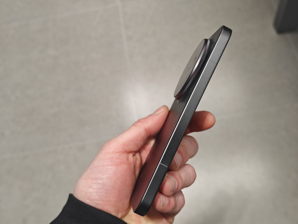 Xiaomi 17 Ultra Design Black 2 Xiaomi 17 Ultra Design Black 2