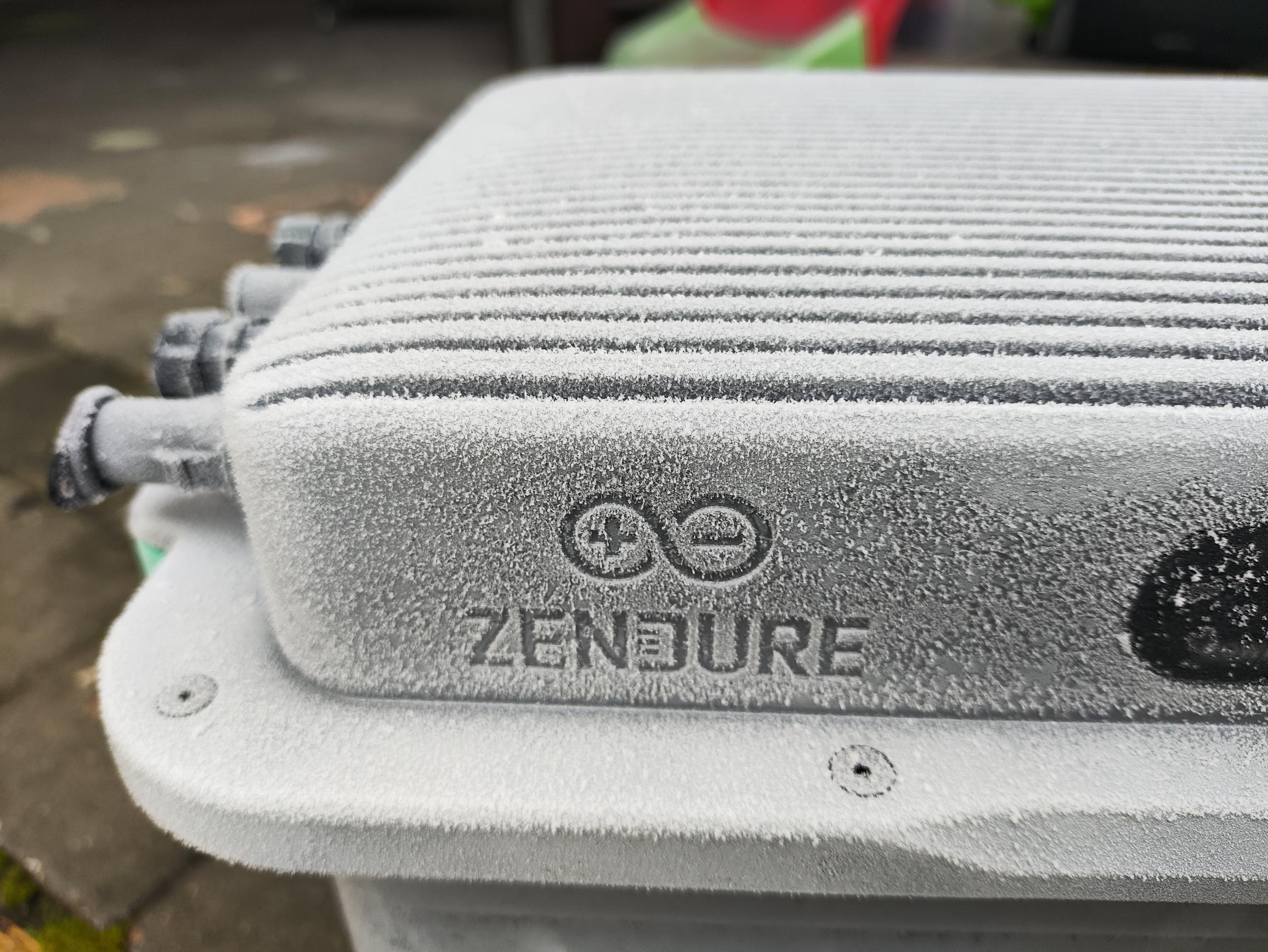 Zendure-Solarflow-800-Plus-Speichersystem-im-Test-kompakt-und-Preiswert