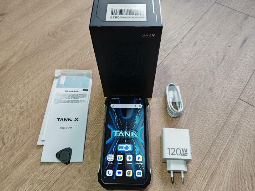 Test 8849 Tank X Lieferumfang Test 8849 Tank X Lieferumfang