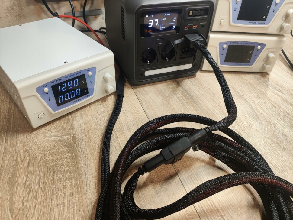 DJI Power 1000 Mini Kfz 2 DJI Power 1000 Mini Kfz 2