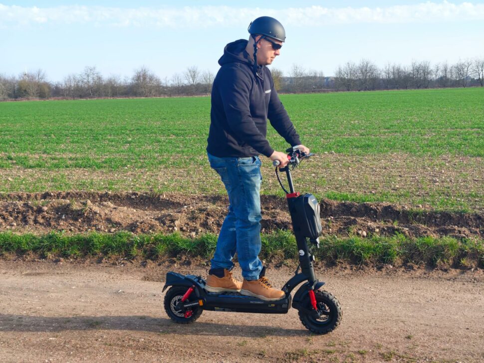 Isinwheel GT2 Offroad E Scooter Test 50 Isinwheel GT2 Offroad E Scooter Test 50