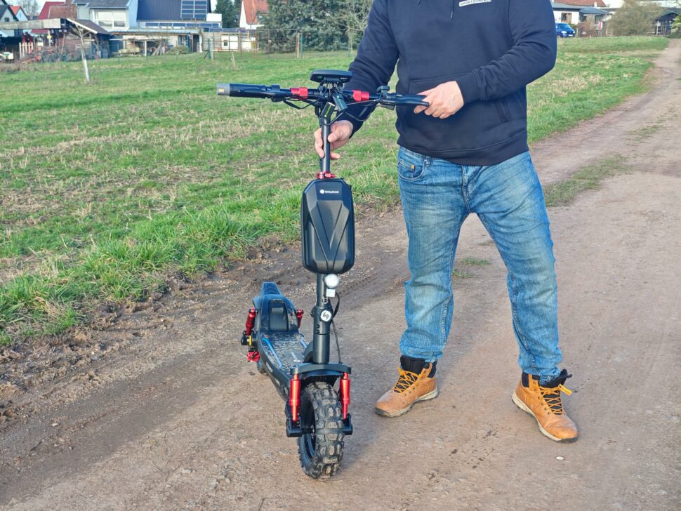 Isinwheel GT2 Offroad E Scooter Test 59 Isinwheel GT2 Offroad E Scooter Test 59