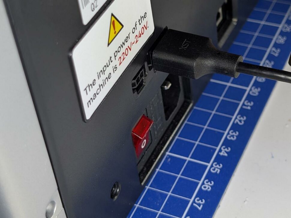 PXL 20260116 093409769 Qidi Box Datenkabel