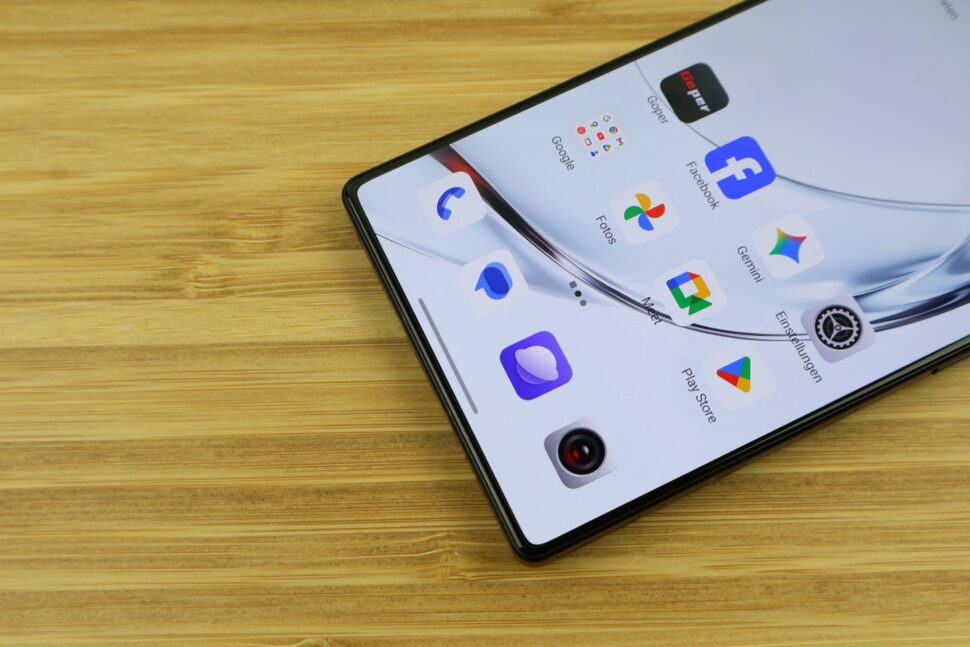 RedMagic 11 Air Display Raender 4 RedMagic 11 Air Display Raender 4