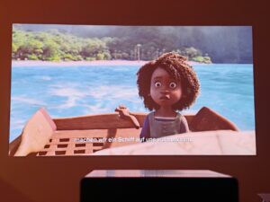 Xiaomi Laser Projector 3 75 Zoll abgedunkelt 1 Xiaomi Laser Projector 3 75 Zoll abgedunkelt 1