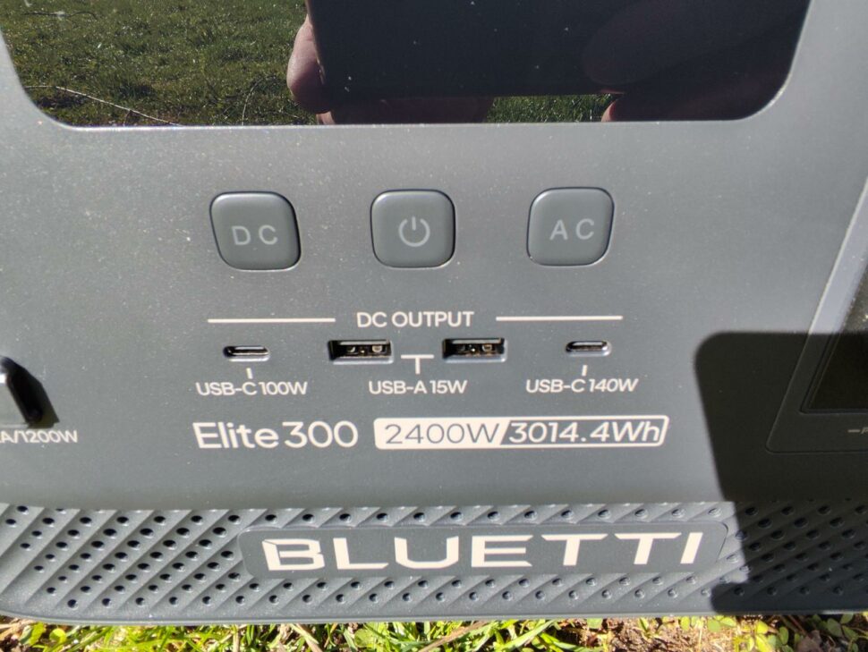 Bluetti Elite 300 Anschluesse 2 Bluetti Elite 300 Anschluesse 2