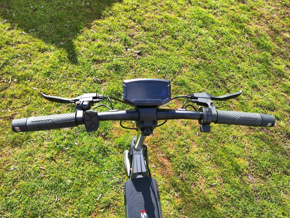 iScooter ix7Pro Display und Trittflaeche 1 iScooter ix7Pro Display und Trittflaeche 1