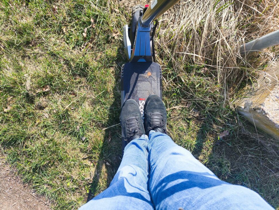 iScooter ix7Pro Display und Trittflaeche 2 iScooter ix7Pro Display und Trittflaeche 2