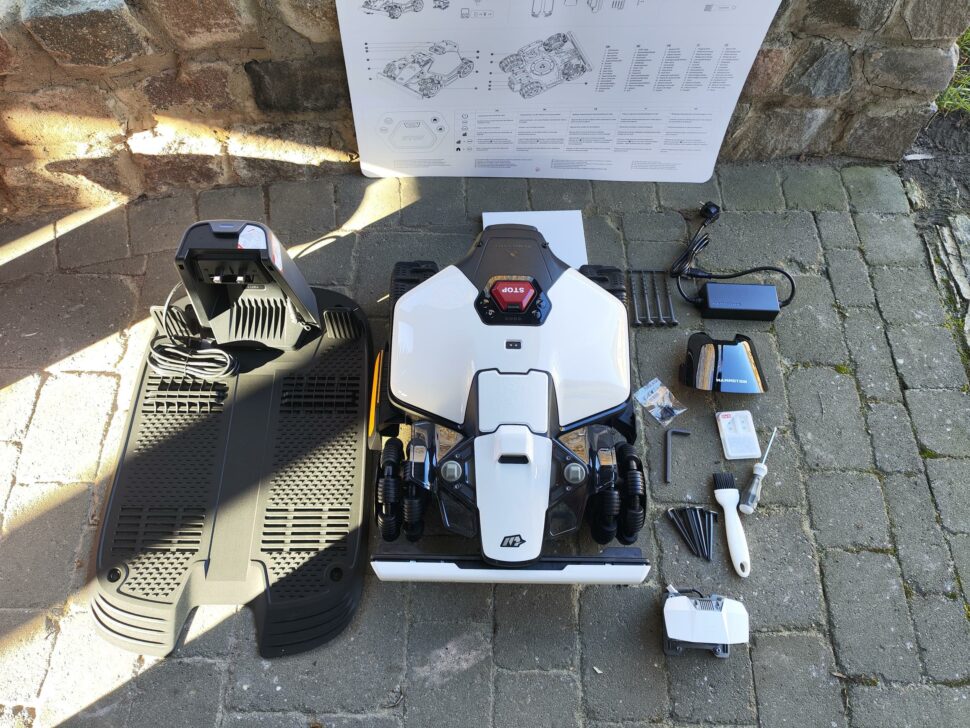 Mammotion Luba Mini 2 AWD Lieferumfang 2 Mammotion Luba Mini 2 AWD Lieferumfang 2