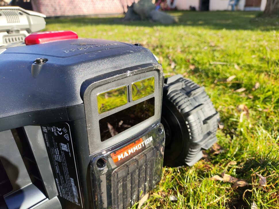 Mammotion Luba Mini 2 AWD Unterseite 2 Mammotion Luba Mini 2 AWD Unterseite 2