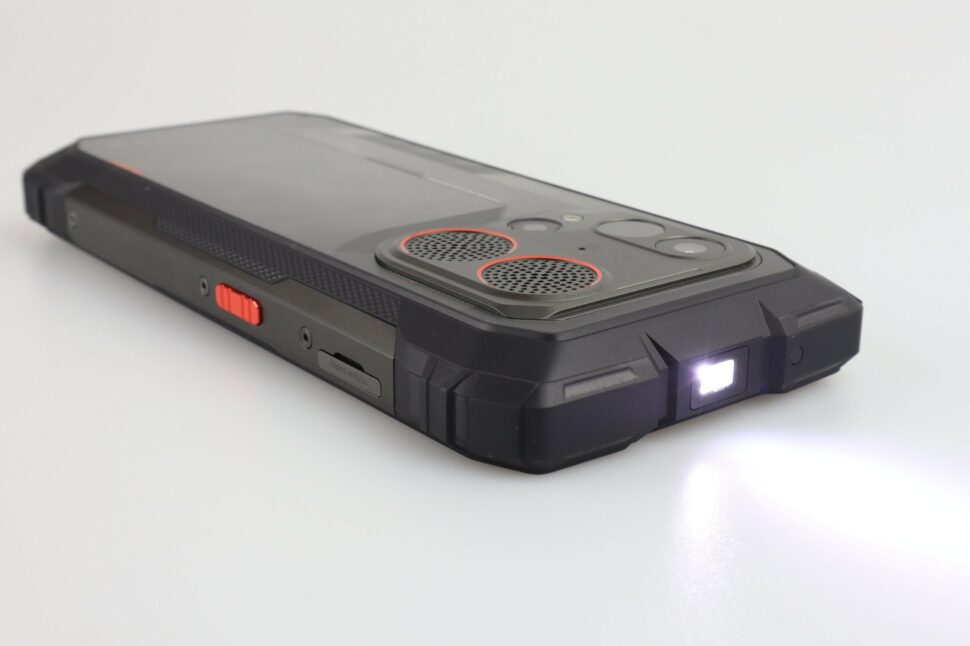 Oscal Pilot 6 Test Outdoor Smartphone LED Taschenlampe 1 Oscal Pilot 6 Test Outdoor Smartphone LED Taschenlampe 1