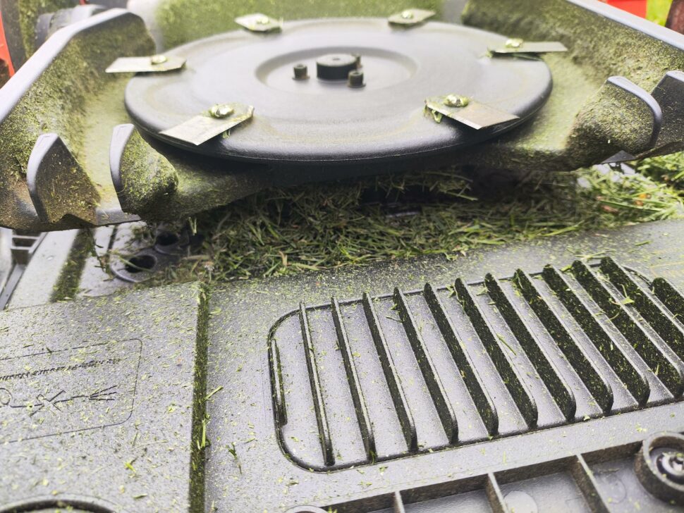 Navimow i215 LiDAR Wartung 1 Navimow i215 LiDAR Wartung 1