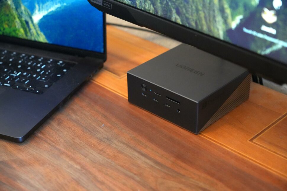 Ugreen Maxidok 17 in 1 Thunderbolt 5 Dock Desktop Use 2 Ugreen Maxidok 17 in 1 Thunderbolt 5 Dock Desktop Use 2