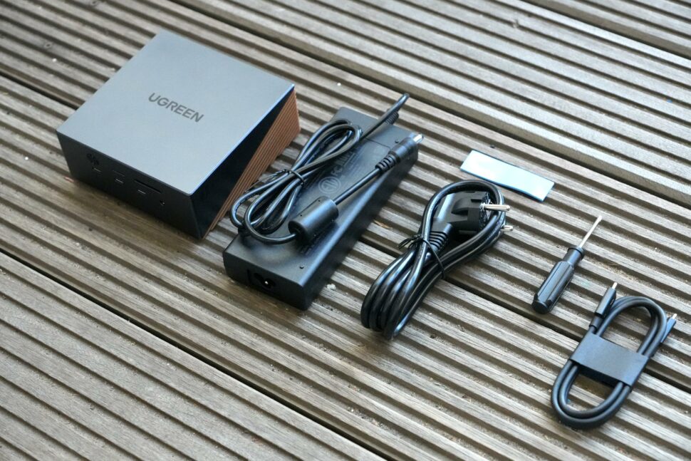 Ugreen Maxidok 17 in 1 Thunderbolt 5 Dock lieferumfang Ugreen Maxidok 17 in 1 Thunderbolt 5 Dock lieferumfang