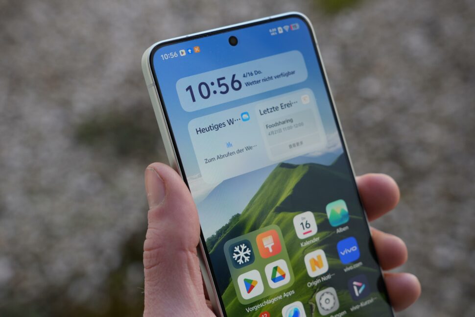 Vivo X300 Ultra display edges Vivo X300 Ultra display edges