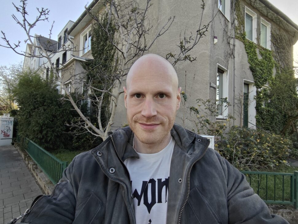 Xiaomi Pad 8 Selfie Sample 2 Xiaomi Pad 8 Selfie Sample 2