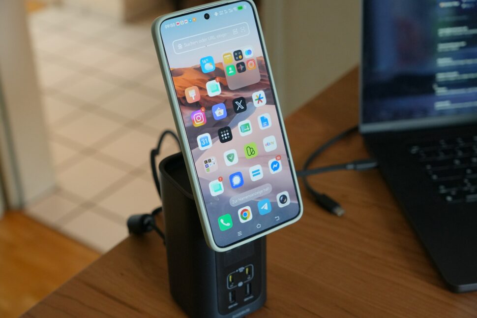 Baseus Spacemate RD1 Pro Wireless Charging Setup Baseus Spacemate RD1 Pro Wireless Charging Setup