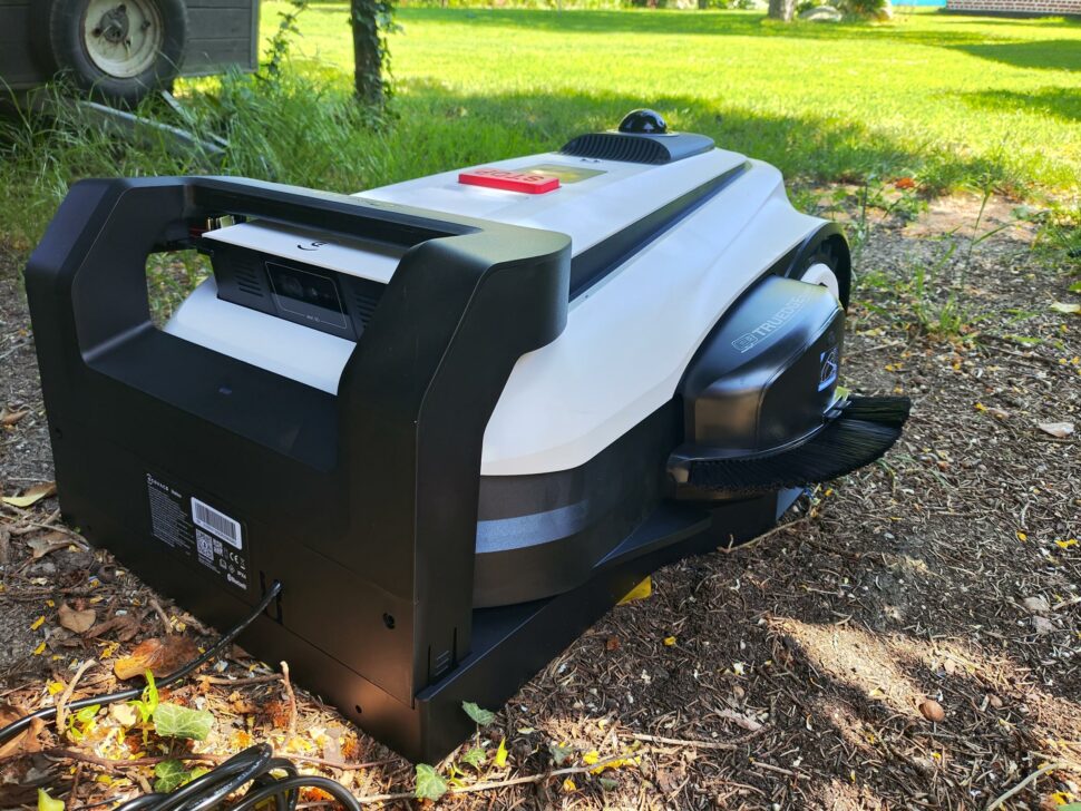 Ecovacs Goat A1600 LiDAR Pro Trimmer 3 Ecovacs Goat A1600 LiDAR Pro Trimmer 3