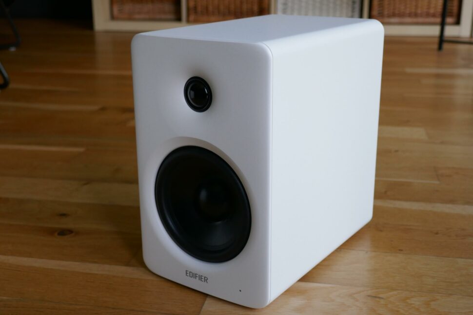 Edifier M90 Test Design 11 Edifier M90 Test Design 11