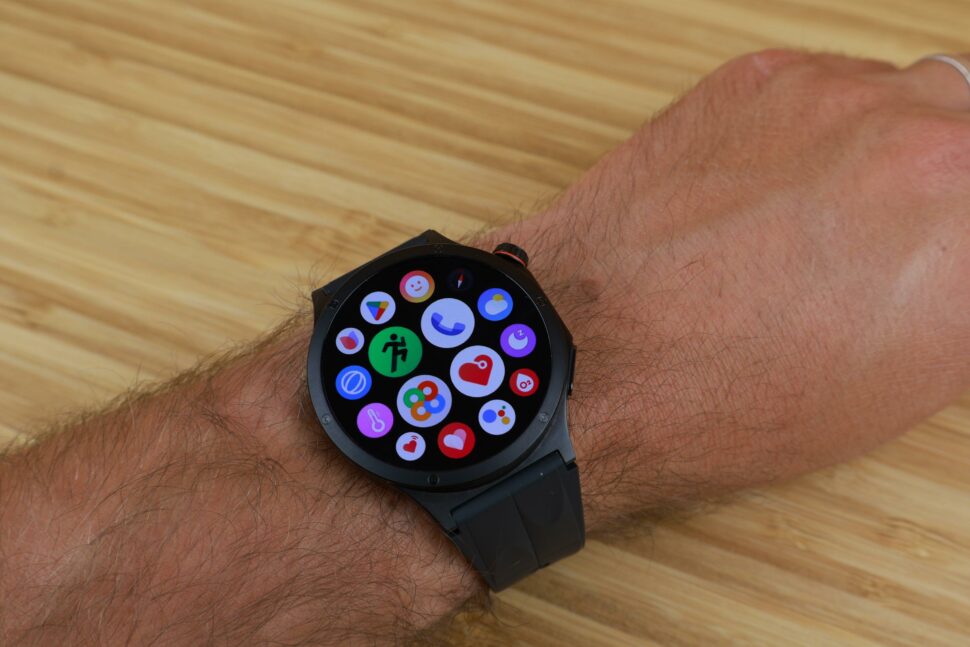OnePlus Watch 4 Test Display OnePlus Watch 4 Test Display