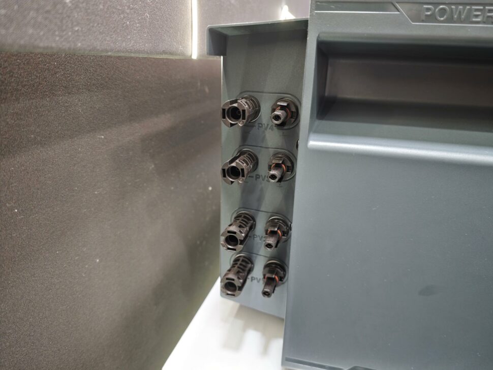 Oscal Power Storage 2000 Anschluesse 1 Oscal Power Storage 2000 Anschluesse 1
