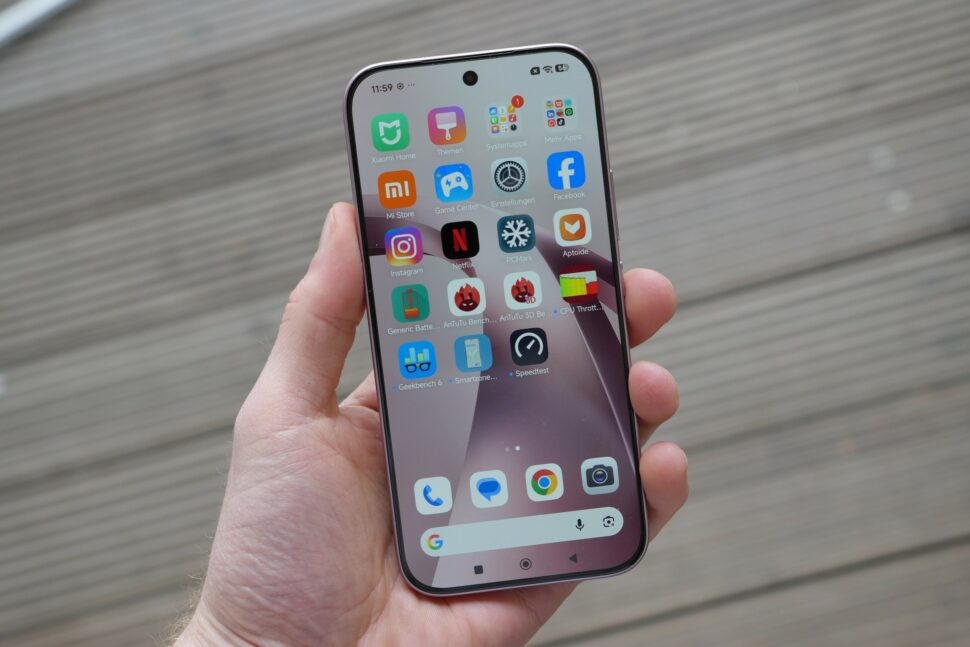 Xiaomi 17T Vorderseite Homescreen in Hand Xiaomi 17T Vorderseite Homescreen in Hand