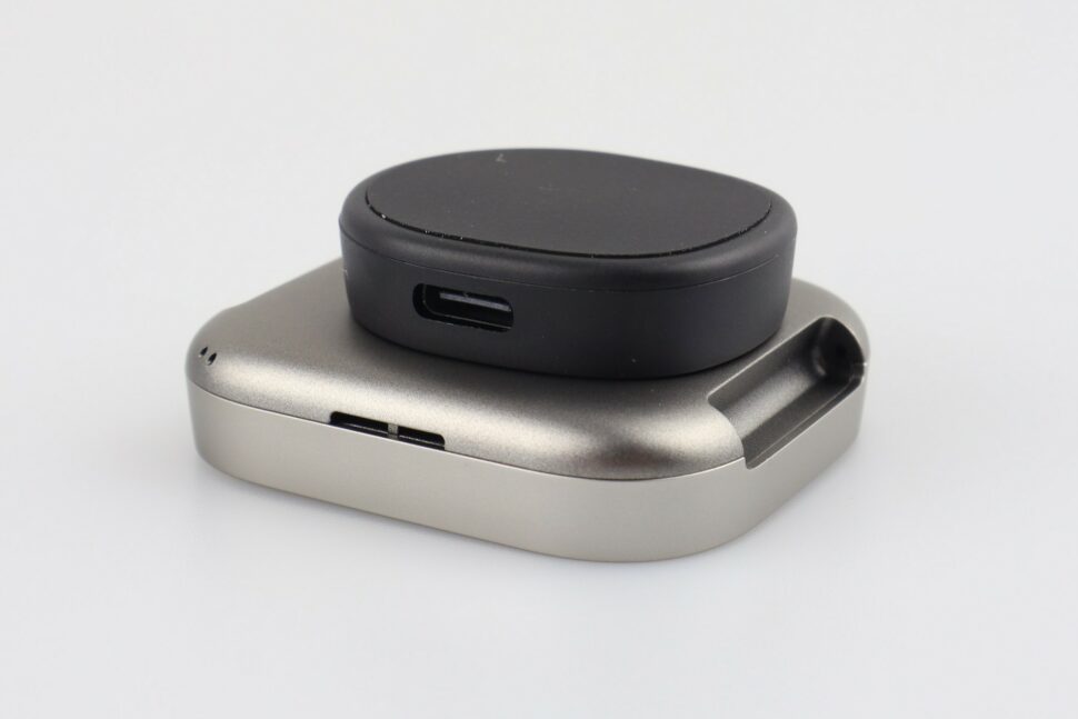 Amazfit Bip Max Test Ladepad Detail Amazfit Bip Max Test Ladepad Detail