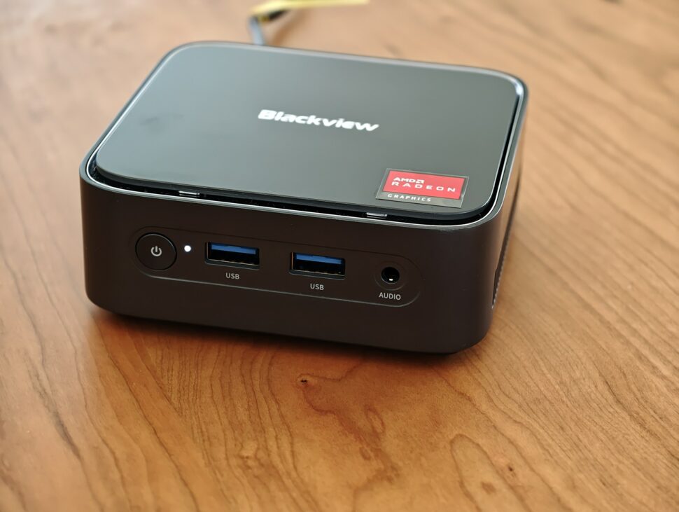 Blackview MP50 Vorderseite Schreibtisch Blackview MP50 Vorderseite Schreibtisch