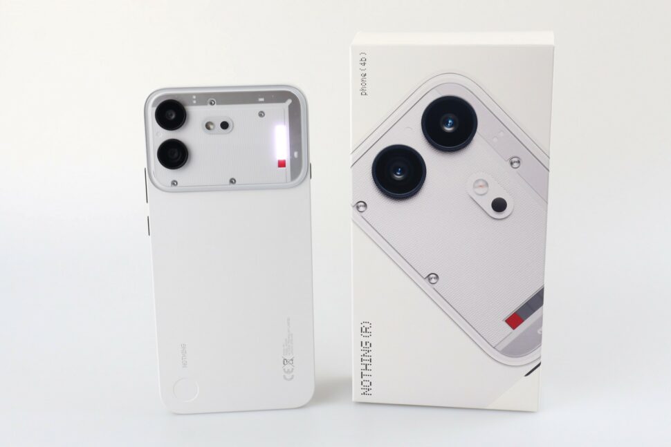 Nothing Phone 4b Test Rueckseite vor Verpackung 3 Nothing Phone 4b Test Rueckseite vor Verpackung 3