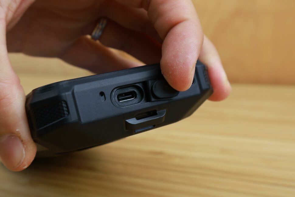 Ulefone RugKing 5 Pro Verarbeitung Anschluesse 8 Ulefone RugKing 5 Pro Verarbeitung Anschluesse 8