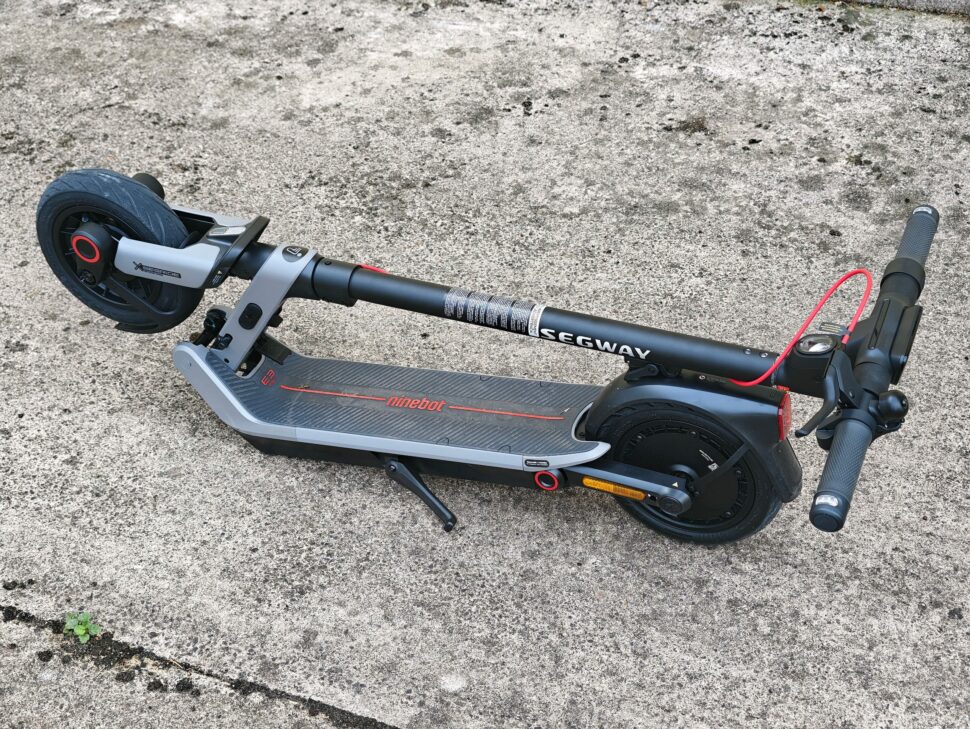 Ninebot E3 Pro D zusammengeklappt Ninebot E3 Pro D zusammengeklappt