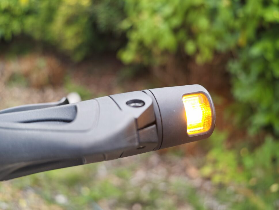 ausom l1 abe blinker am lenkerende leuchtet Ausom L1 ABE Blinker am Lenkerende leuchtet