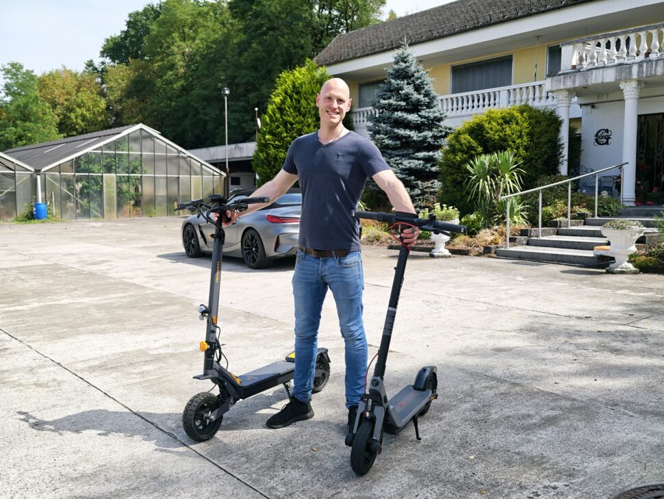 ausom l1 abe ninebot e3 pro d mit tester im hof Ausom L1 ABE und Ninebot E3 Pro D mit dem Tester im Hof