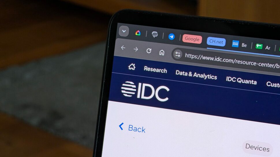 IDC Smartphone Verkaufszahlen Speicherkrise Vorhersage Banner IV e1788003825952 IDC Smartphone Verkaufszahlen Speicherkrise Vorhersage Banner IV e1788003825952