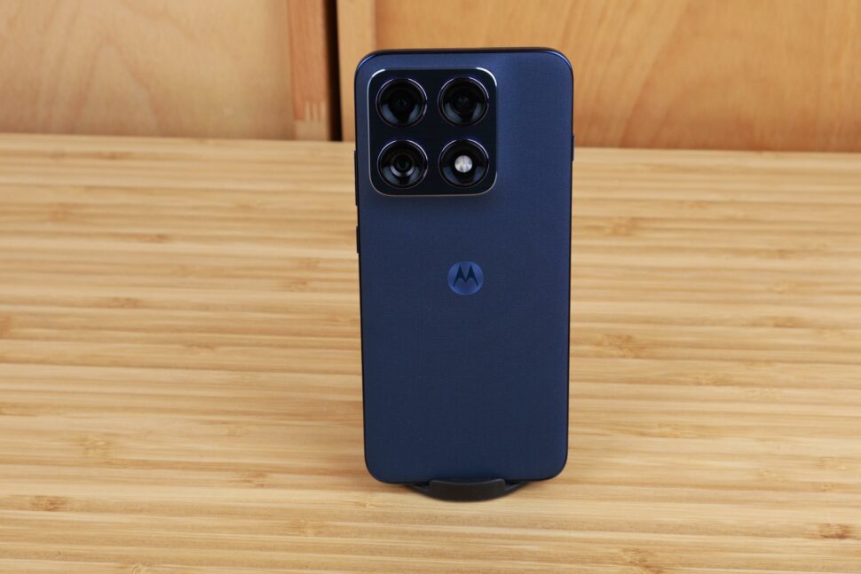 Motorola Edge 70 Pro Vorder und Rueckseite 1 Motorola Edge 70 Pro Vorder und Rueckseite 1