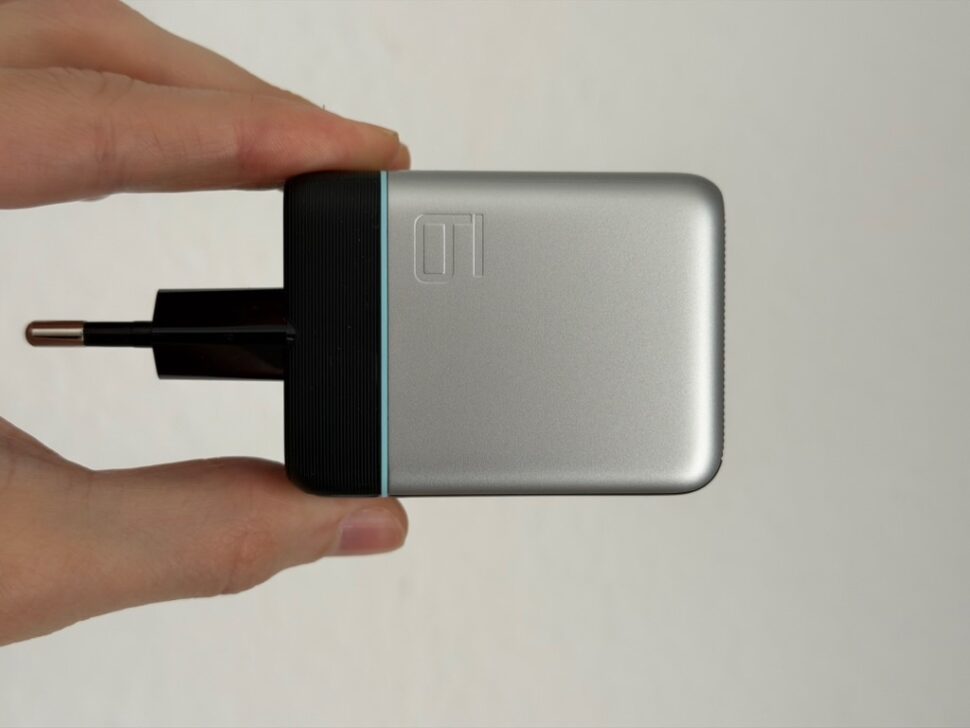 Cuktech 6 Ultra Charger Design 3 Cuktech 6 Ultra Charger Design 3