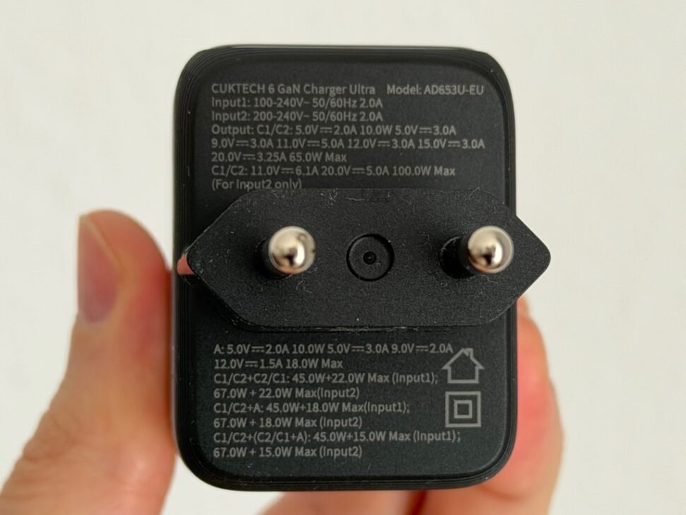 Cuktech 6 Ultra Charger Design 5 Cuktech 6 Ultra Charger Design 5