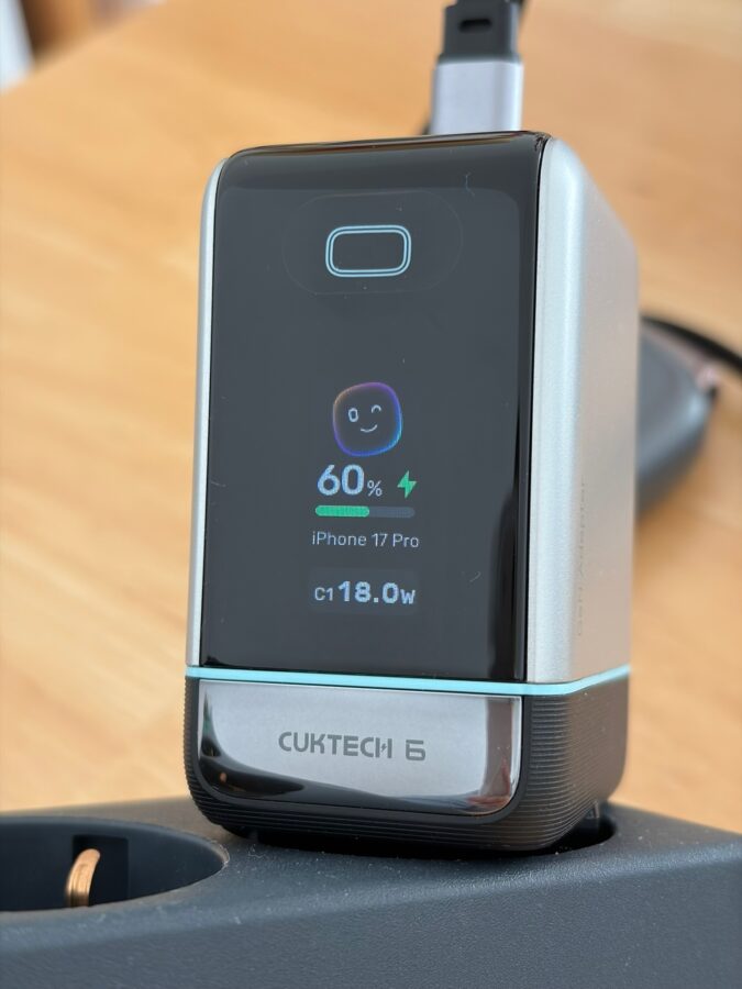 Cuktech 6 Ultra Charger Display 1 Cuktech 6 Ultra Charger Display 1