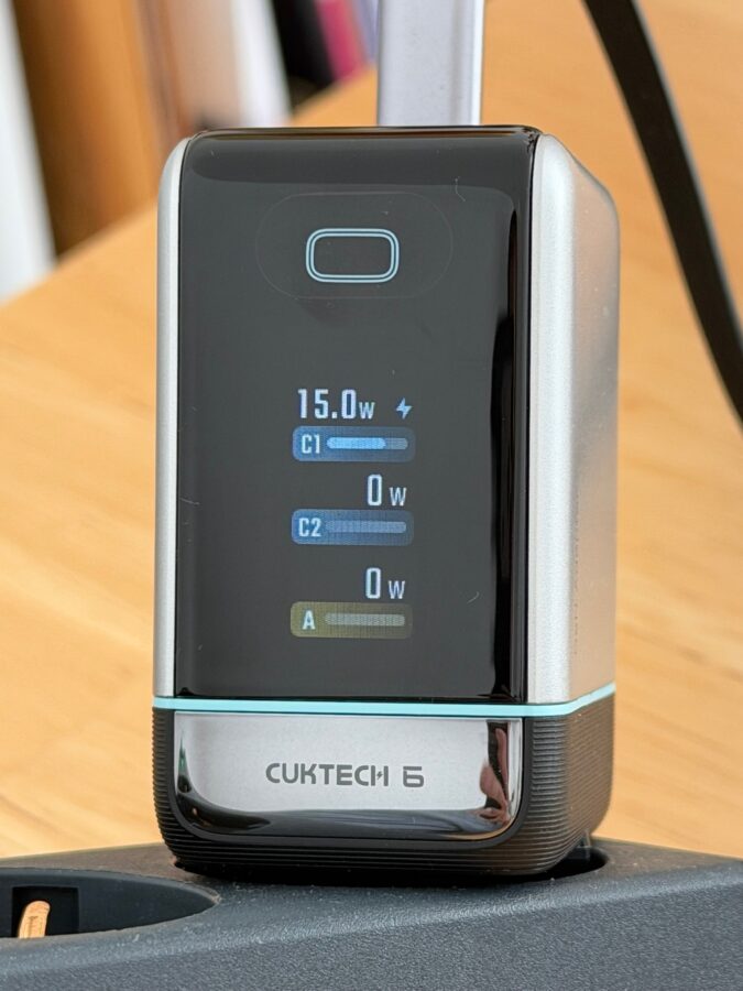 Cuktech 6 Ultra Charger Display 2 Cuktech 6 Ultra Charger Display 2